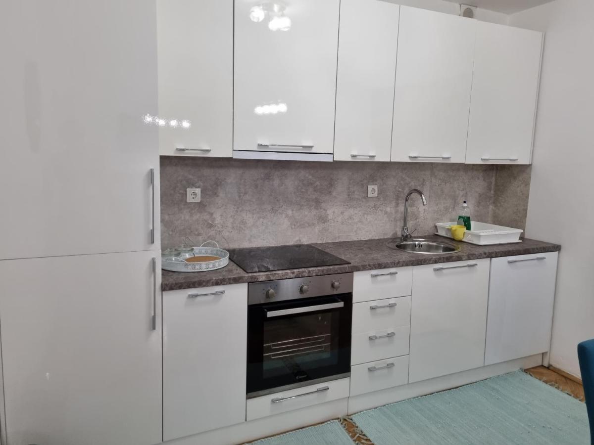 Apartman Nataly วาราชดีน ภายนอก รูปภาพ