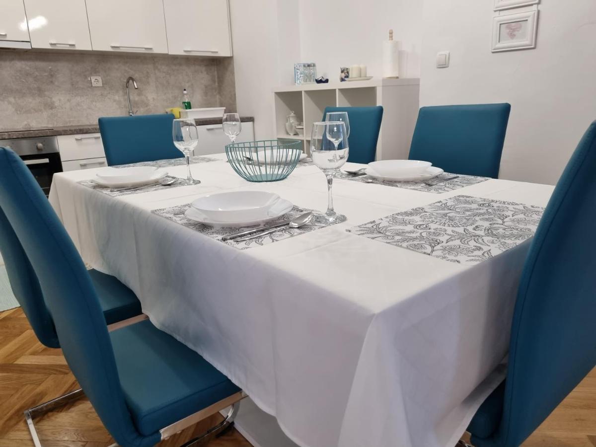Apartman Nataly วาราชดีน ภายนอก รูปภาพ