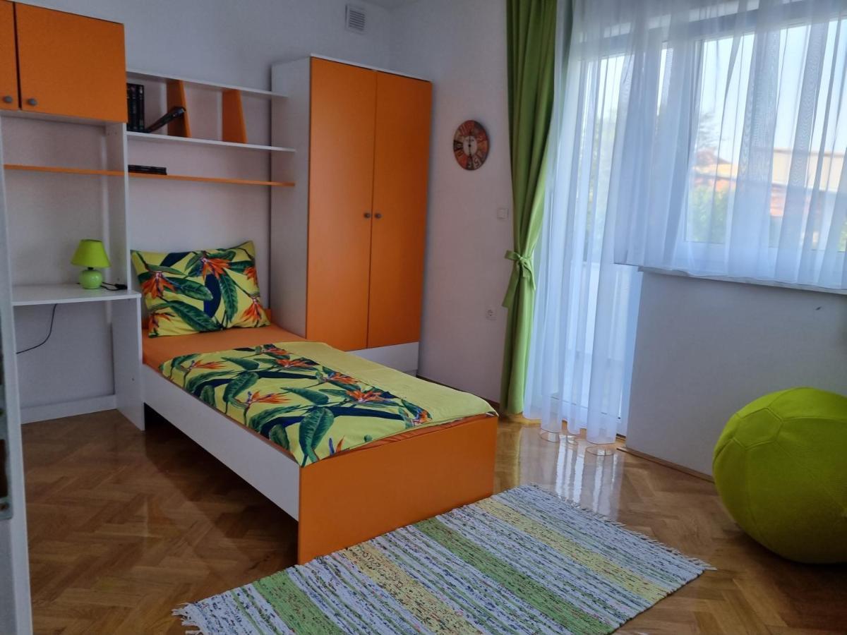 Apartman Nataly วาราชดีน ภายนอก รูปภาพ
